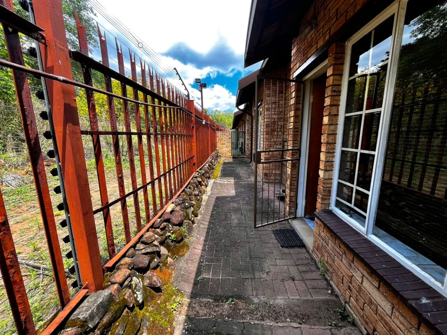 2 Bedroom Property for Sale in Safari Gardens North West